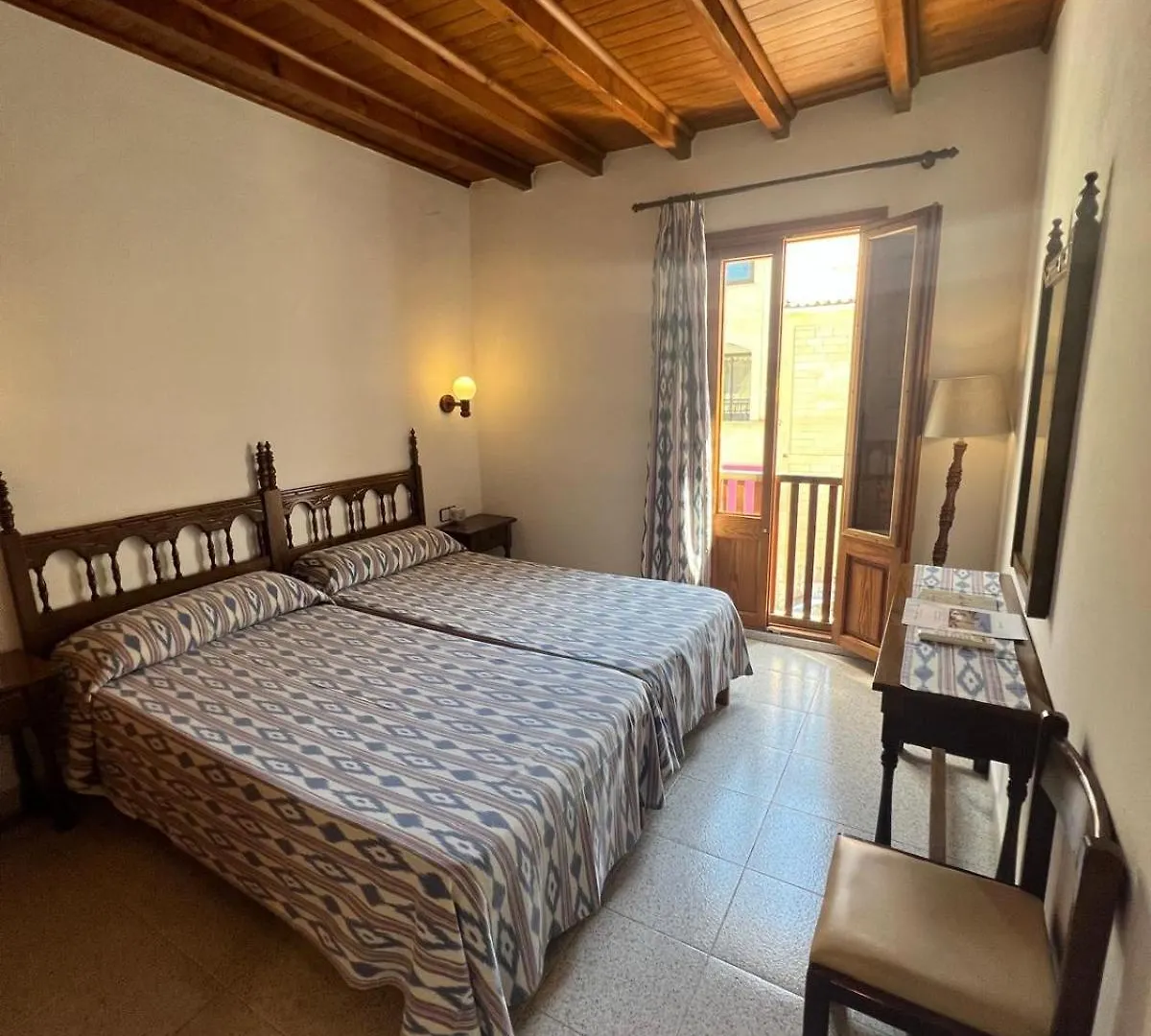 Hostal Restaurante Playa Colonia de Sant Jordi 2*,  Spain